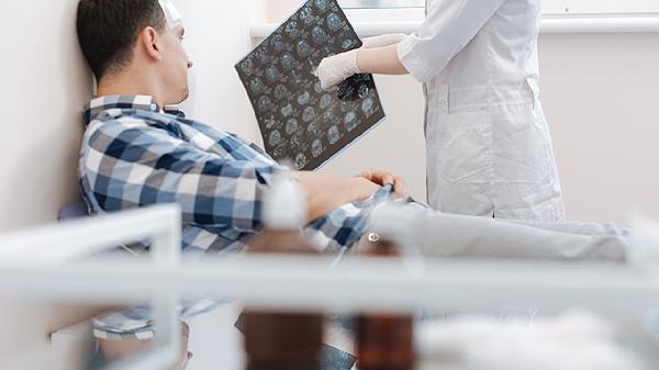 “恋爱脑”遇上“工作狂”：男朋友忙于工作不理我怎么办？